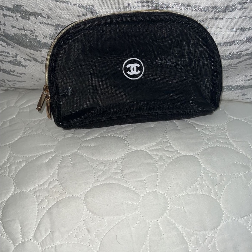 Cosmetic bag